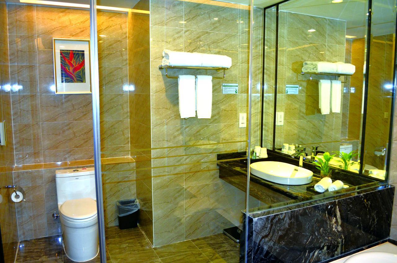 Manhatton Hotel Zhuhai Exterior photo