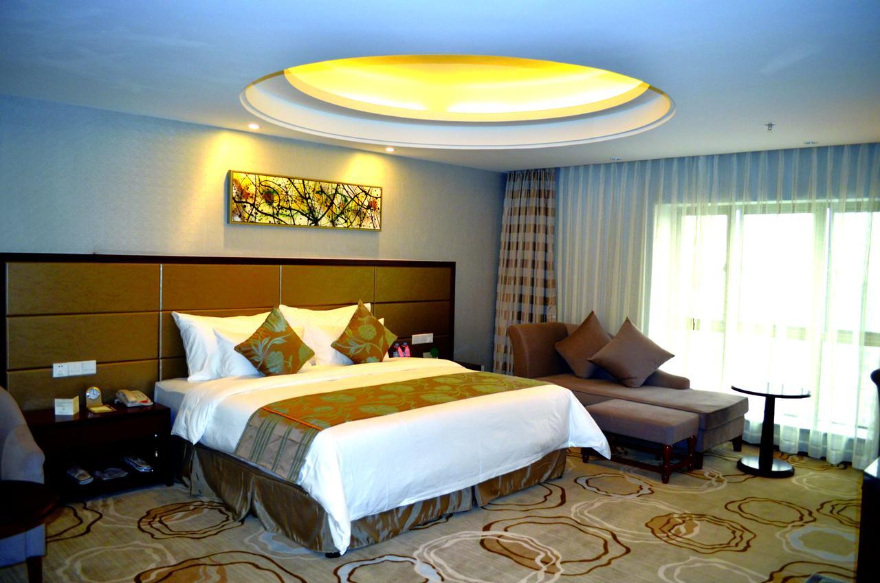 Manhatton Hotel Zhuhai Exterior photo