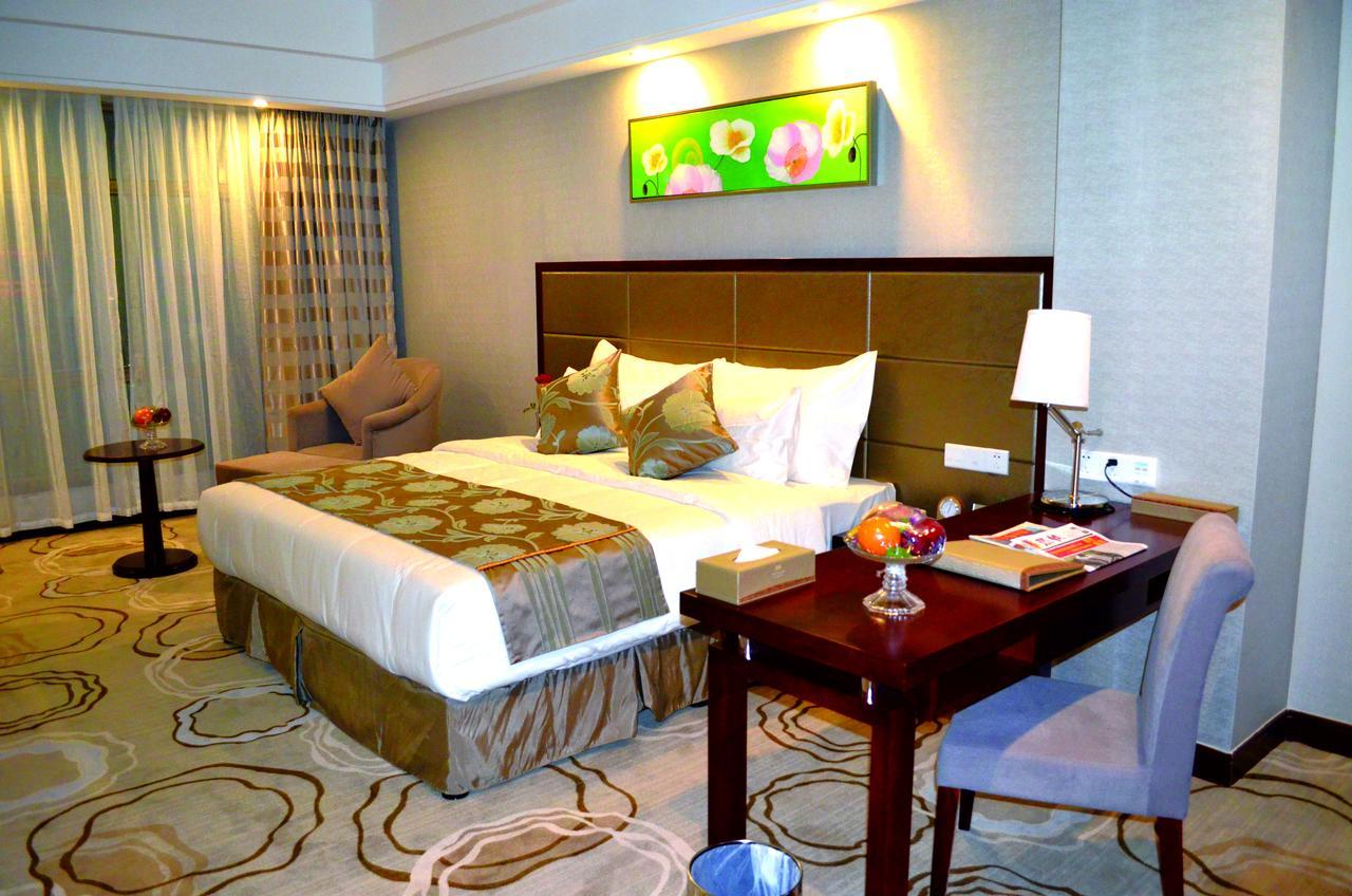 Manhatton Hotel Zhuhai Exterior photo