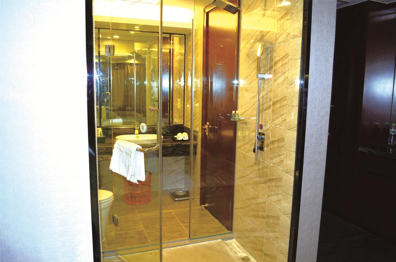 Manhatton Hotel Zhuhai Exterior photo