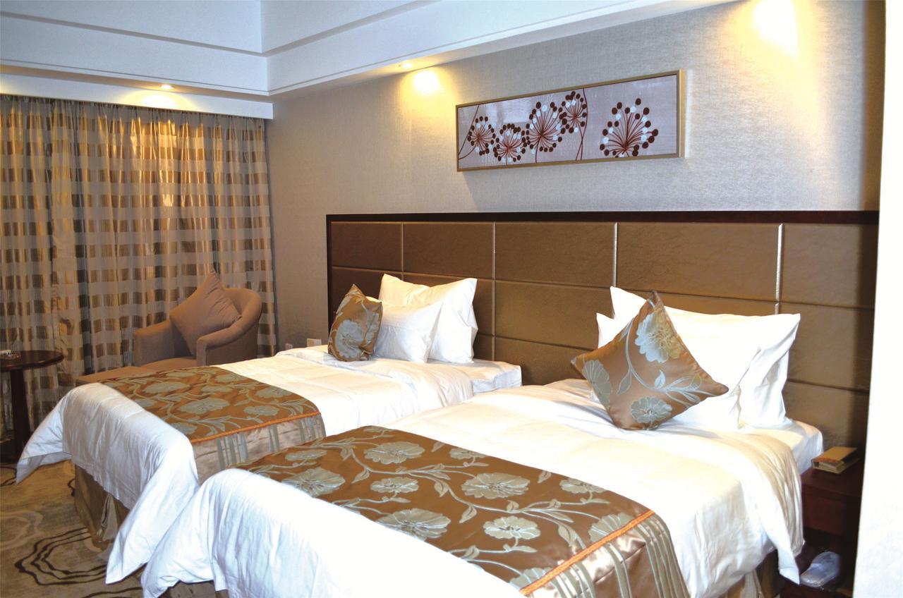 Manhatton Hotel Zhuhai Exterior photo