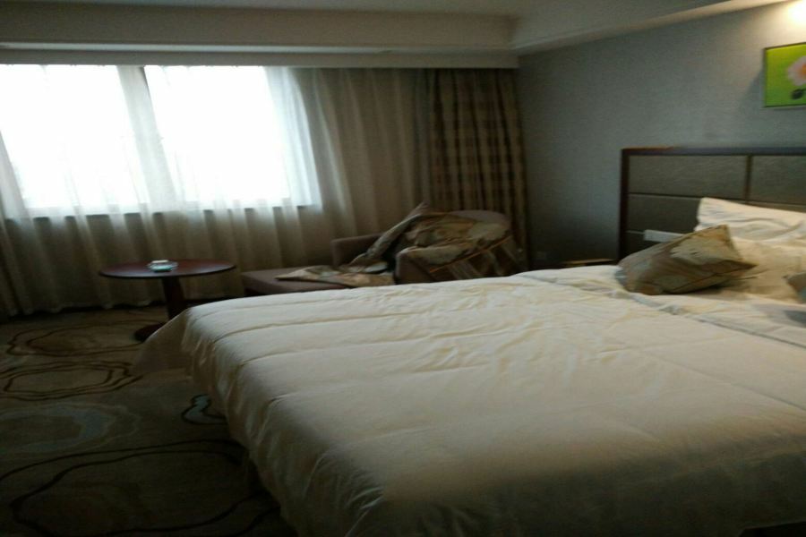 Manhatton Hotel Zhuhai Exterior photo