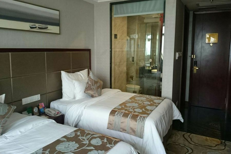 Manhatton Hotel Zhuhai Exterior photo